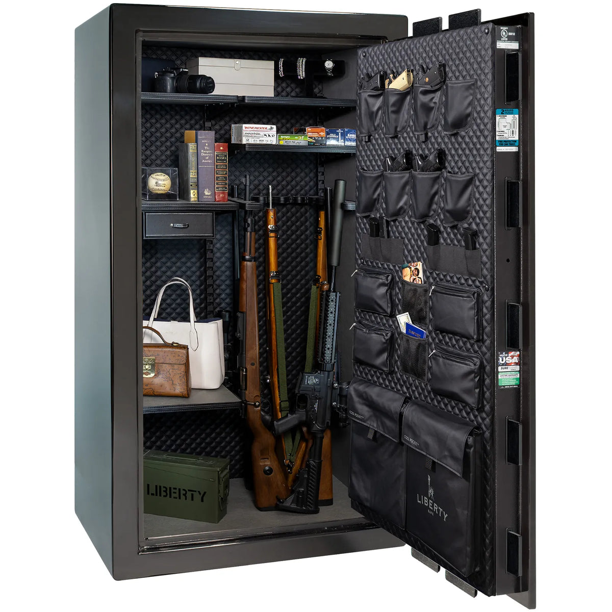 Liberty Lincoln 40 Black Gloss Signature interior – loaded configuration